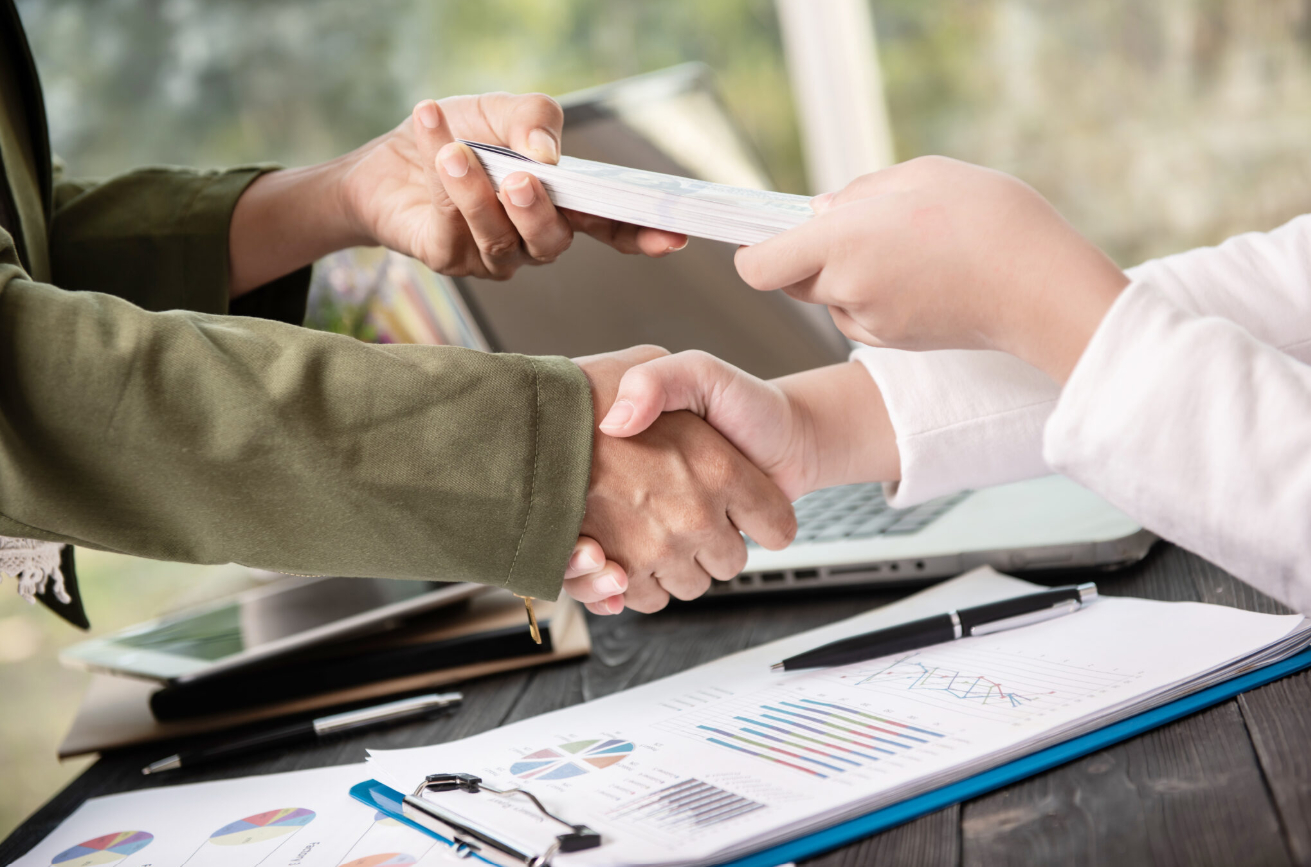 MountainFinco on Private Credit Returns and Investment Risks